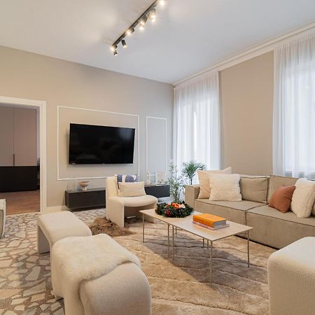 Loggia & Luxe 5Br Penthouse In Universitatii Area Bucureşti Ngoại thất bức ảnh