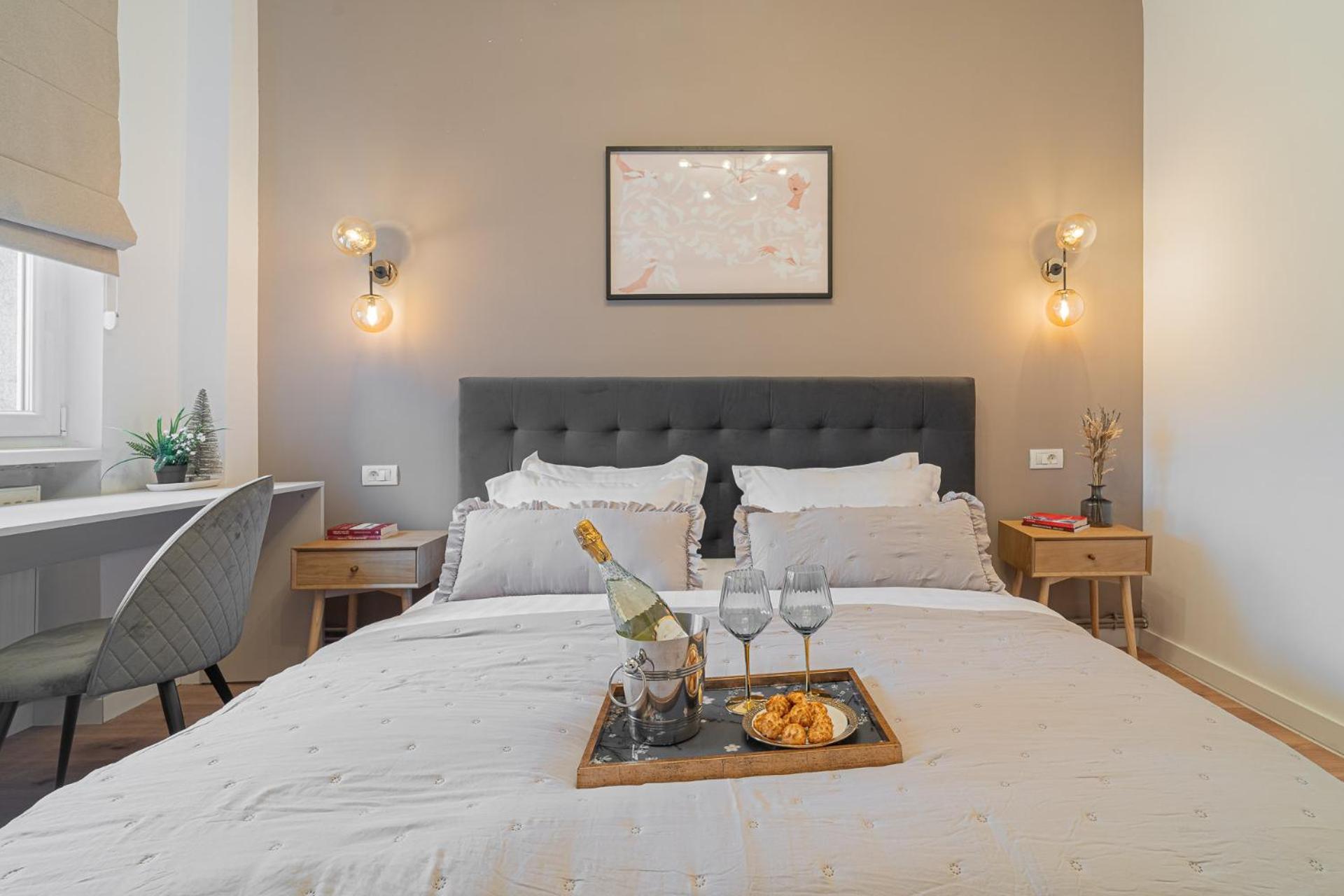 Loggia & Luxe 5Br Penthouse In Universitatii Area Bucureşti Ngoại thất bức ảnh