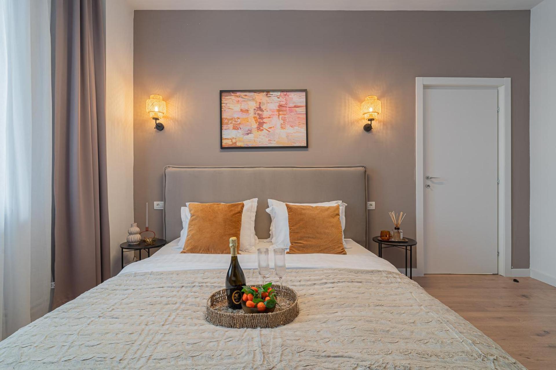Loggia & Luxe 5Br Penthouse In Universitatii Area Bucureşti Ngoại thất bức ảnh
